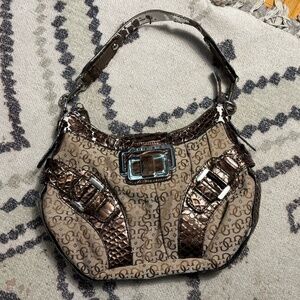 HOT HOT HOT y2k 90s guess bag - like all the girls are wearing in Paris